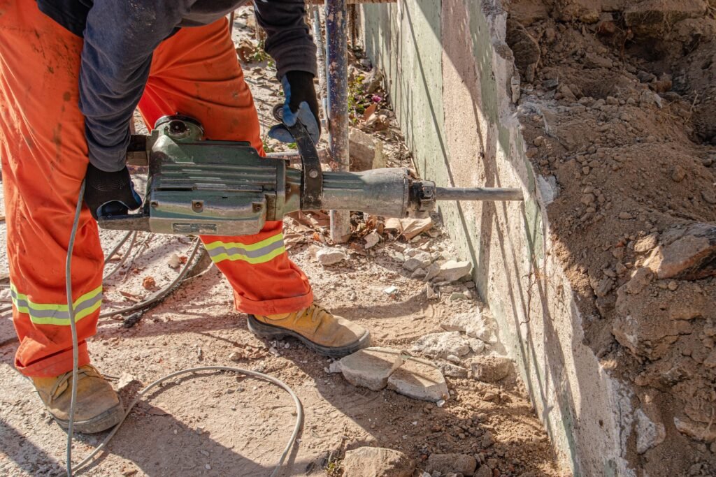 worker-6544391_1920 - Home Builder Marketers